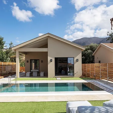Carob Villas, An Eco-friendly Hideaway Willa