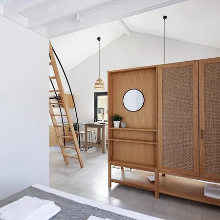 Willa Carob Villas, An Eco-friendly Hideaway Sissi