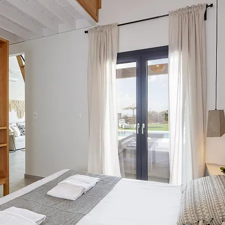 Carob Villas, An Eco-friendly Hideaway Villa Sissi (Crete)