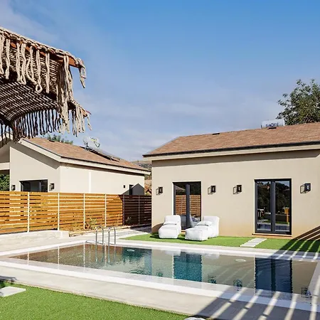 Villa Carob Villas, An Eco-friendly Hideaway Sissi (Crete)